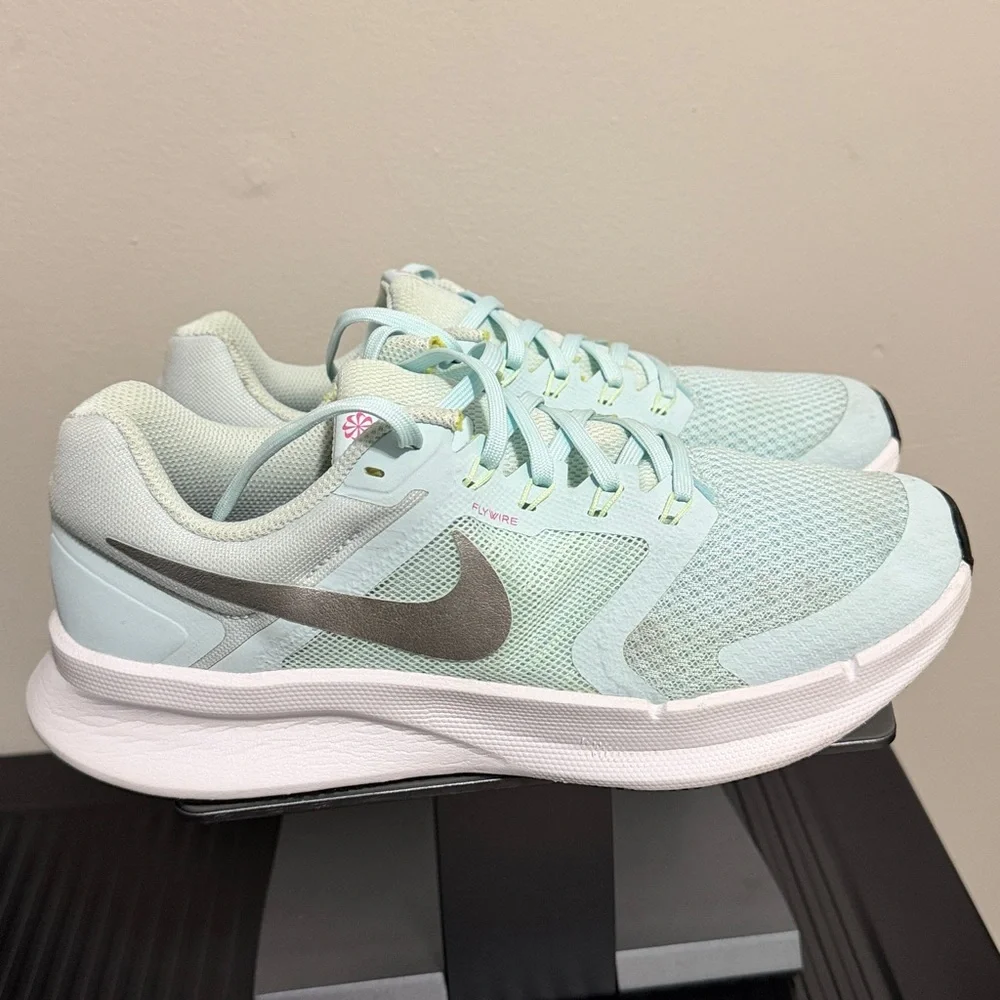 Nike Aqua Mesh Sneakers